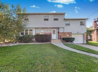 7 Park Circle, Cedarhurst, NY 11516