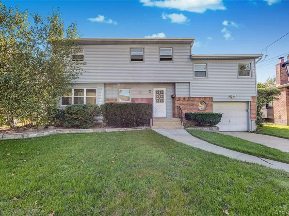 7 Park Circle, Cedarhurst, NY 11516