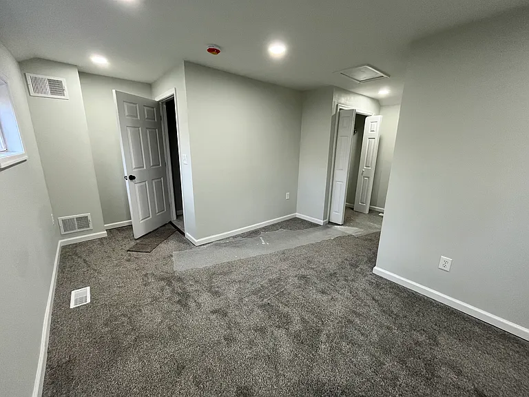8235 Elvaton Dr — Photo 15