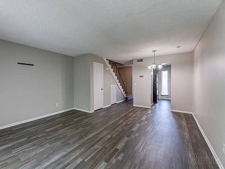 River Ridge Apartments — Photo 7