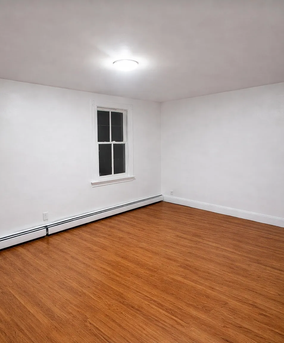 153 Sheridan Ave — Photo 4