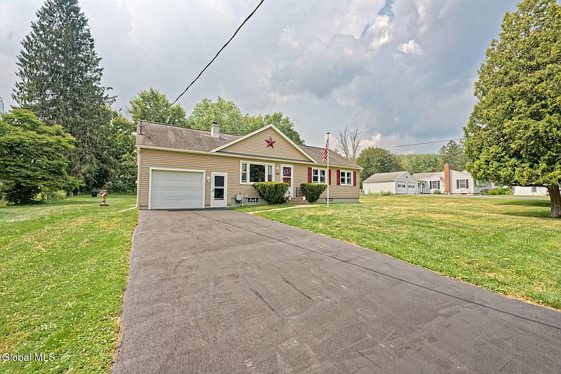 4th image of 129 Stewart Lane