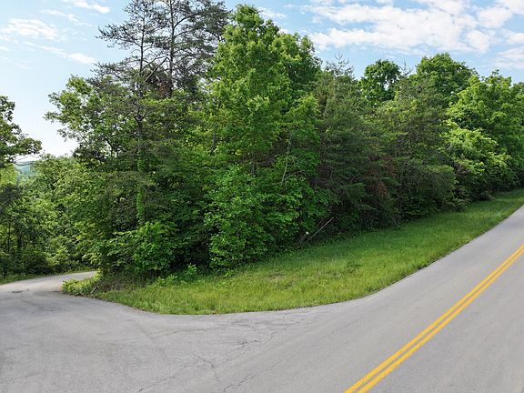 3rd image of 1005 Garland Rd