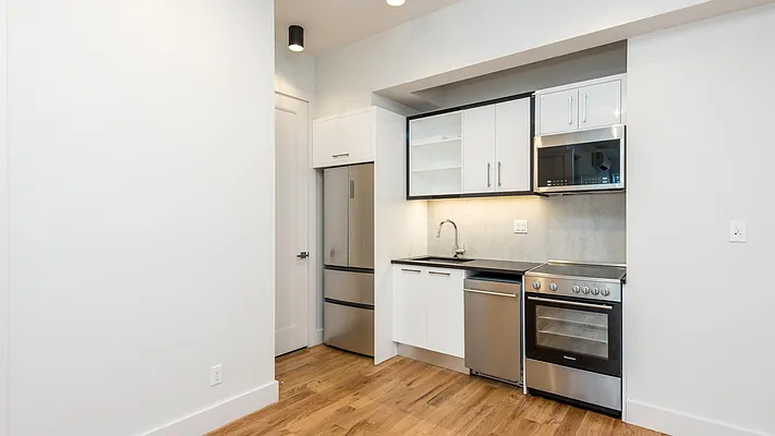 Rented by Nooklyn NYC LLC | media 13