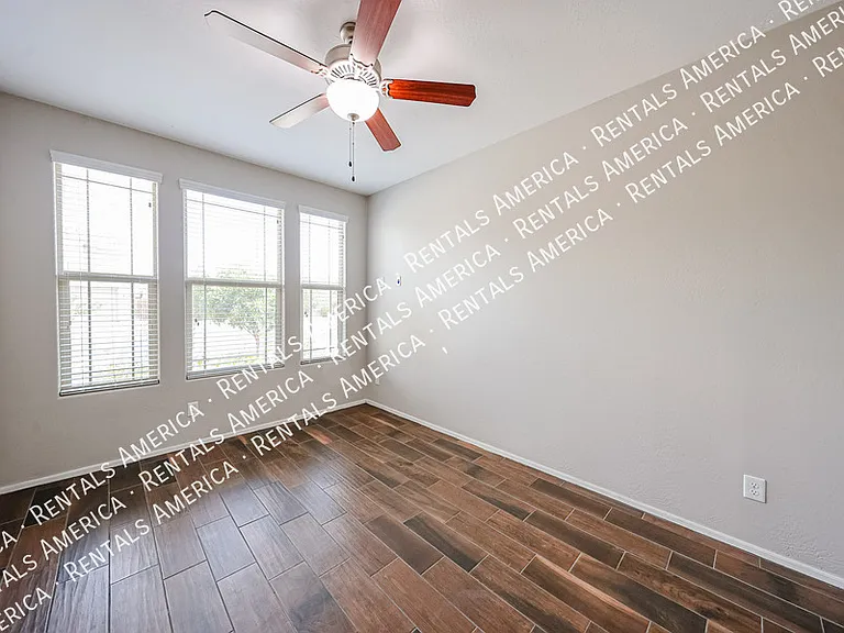 5211 W Leodra Ln — Photo 6