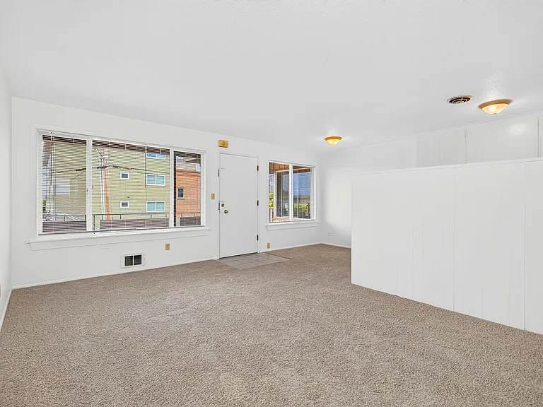 Shore View Apartments — Photo 21