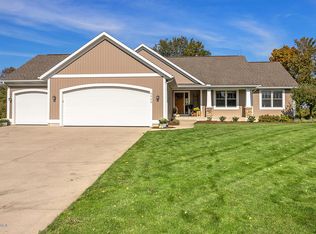 6945 Esker Dr, Zeeland, MI 49464