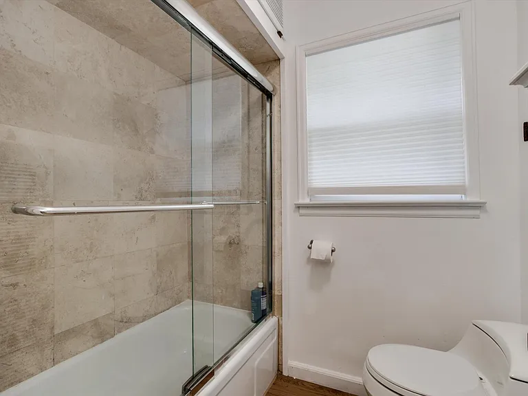 810 Hawthorn Ave — Photo 20