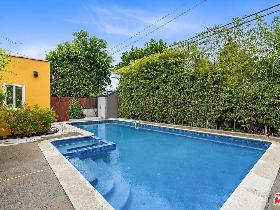 828 N Crescent Heights Blvd
