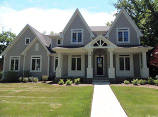 39 Sunset Pl, Lake Bluff, IL 60044