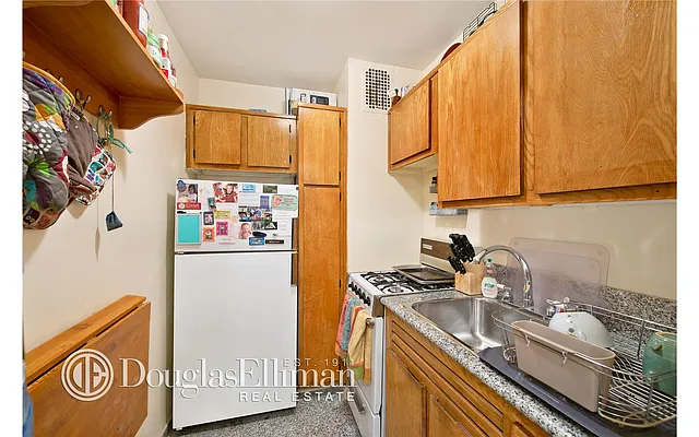 Sold by Douglas Elliman | media 10