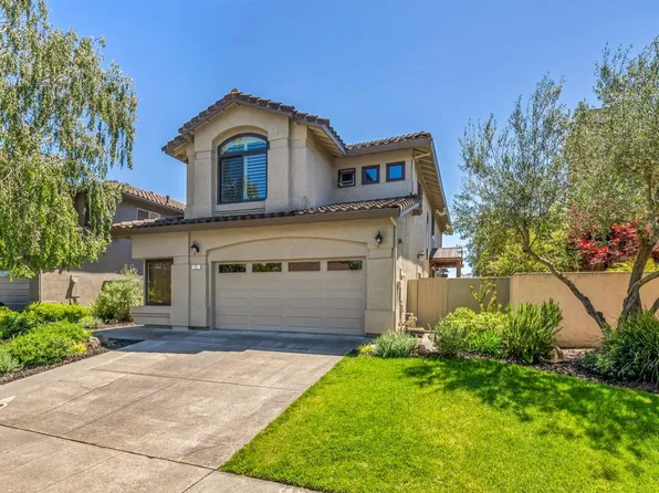 27 S Newport Drive, Napa, CA 94559