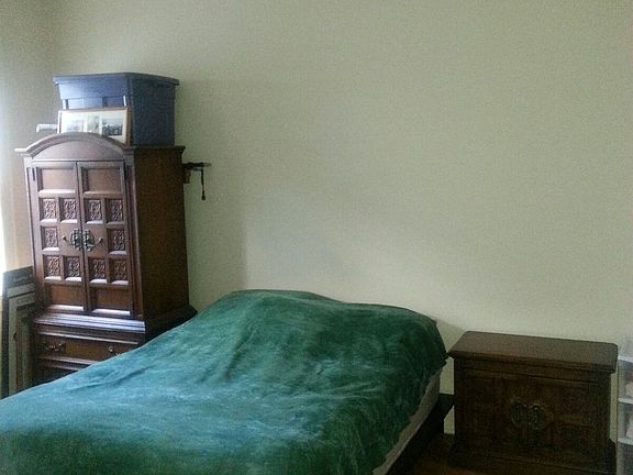4th image of 407 Woodstock Ave APT 3A