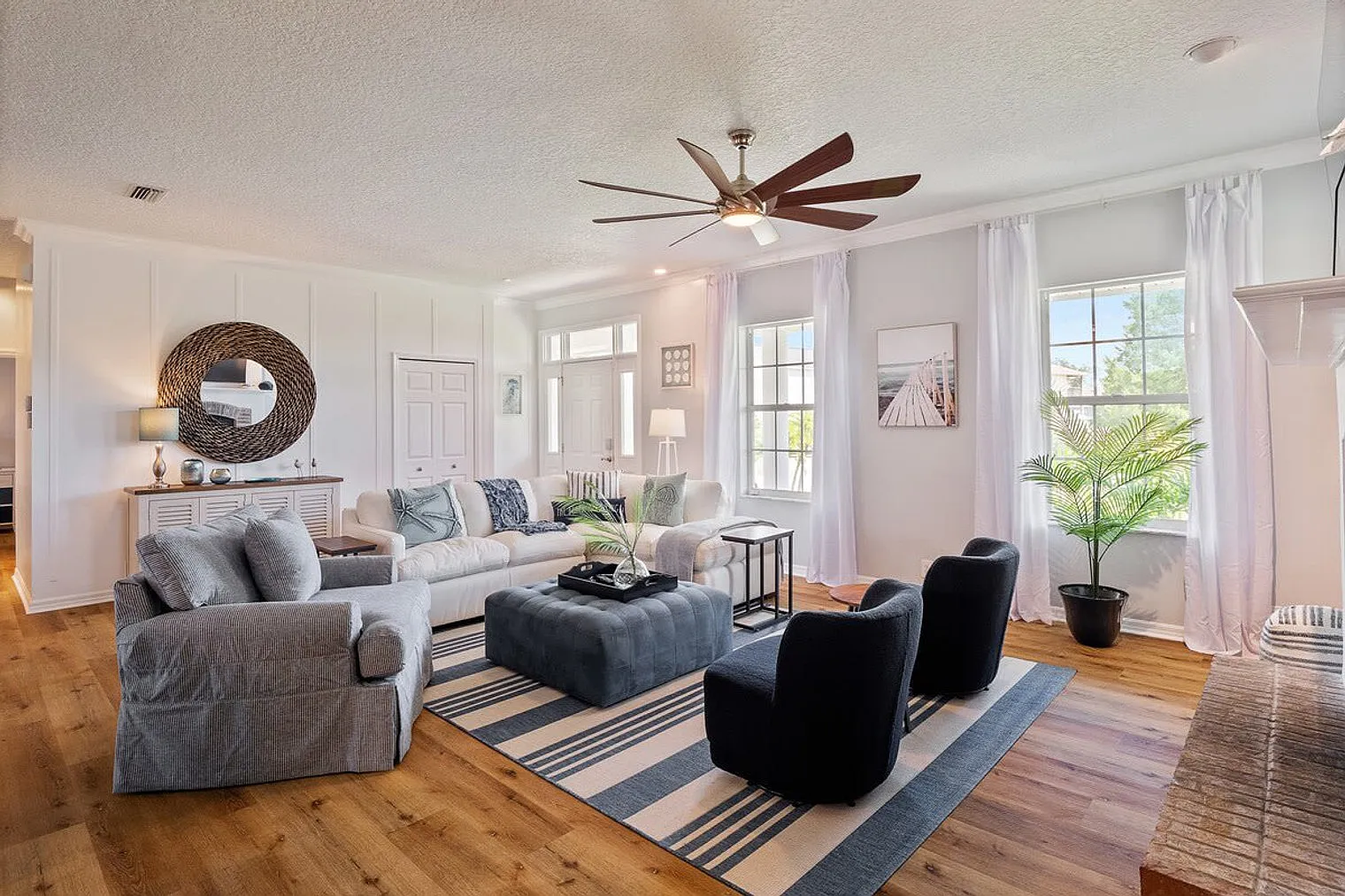 4 bed, 2.0 bath, 2798 sqft, $8,615 — Photo 1