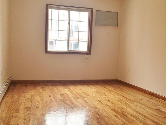 2nd image of 514 Kosciuszko St #1