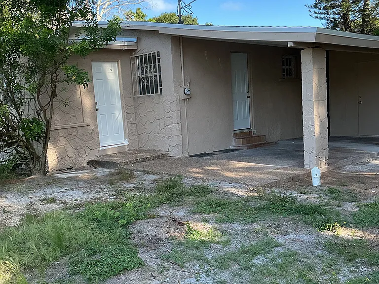 2605 Avenue F — Photo 2