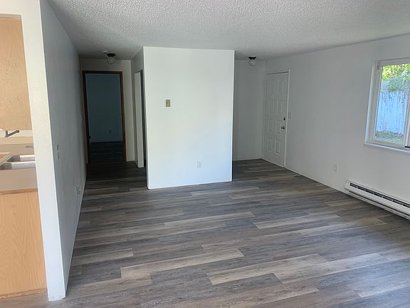 3rd image of 903 31st St NE APT B