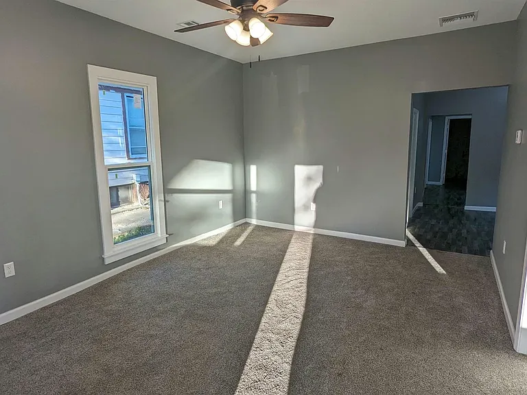 412 Constitution St — Photo 4