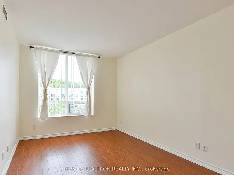 28 William Carson Cres #804 — Photo 5