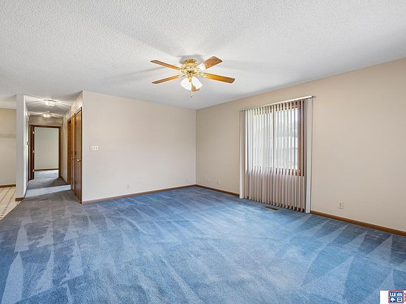 3rd image of 5527 Enterprise Dr