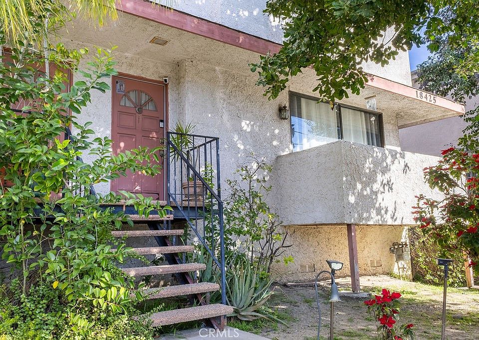 1st image of 18425 Saticoy St Unit 1