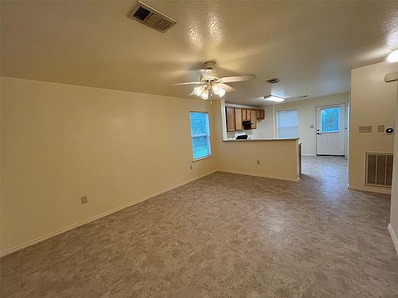 5th image of 13023 Pleasant Valley Dr