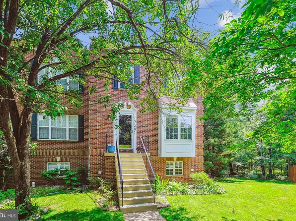 13148 Ashnut Ln, Herndon, VA 20171