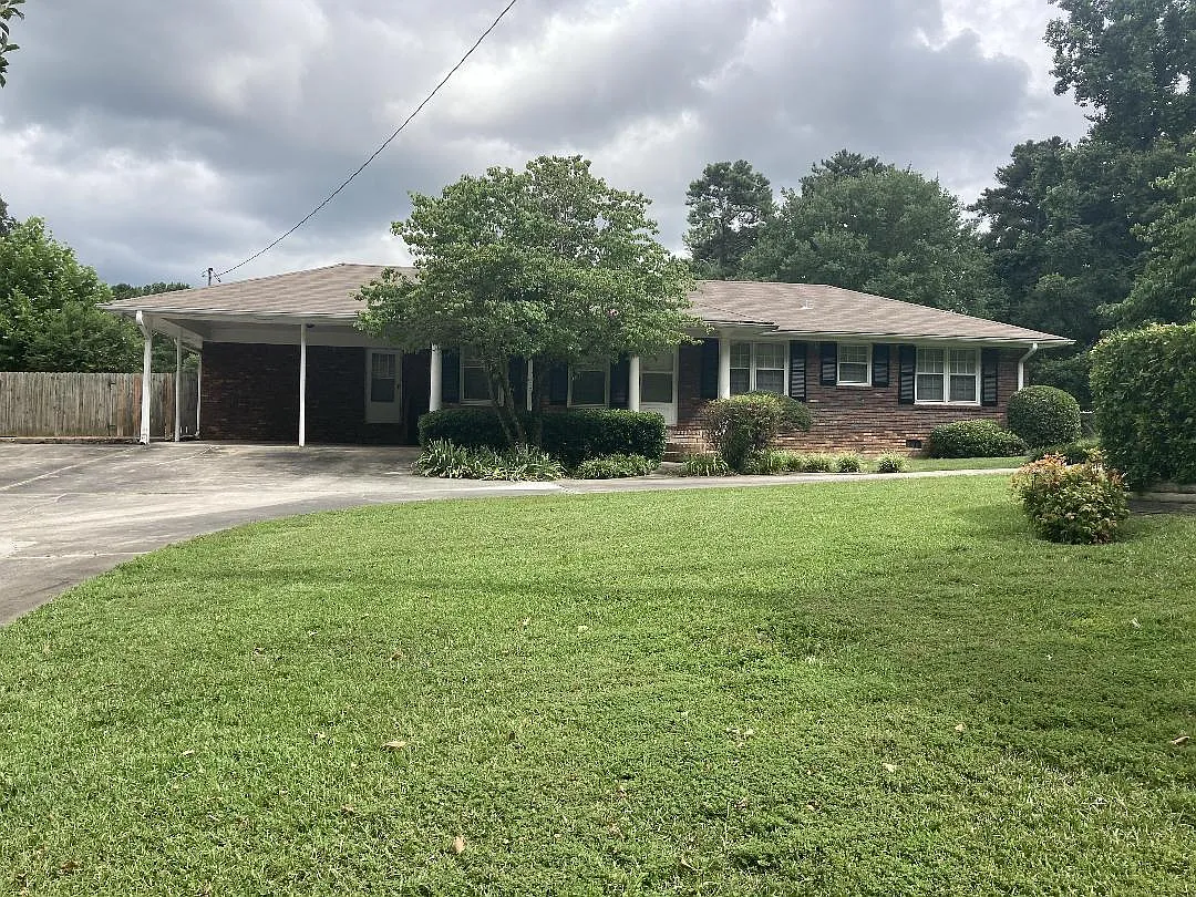 90 Pinehurst Dr photo 1