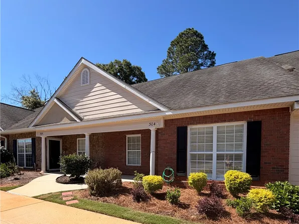 1515 Fitzpatrick Ave APT 304, Opelika, AL 36801