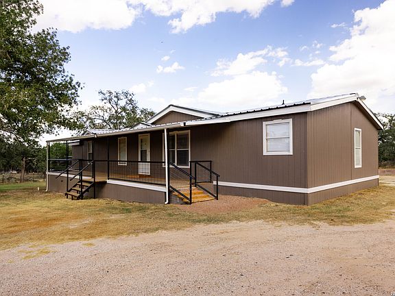 3rd image of 215 Shady Oaks