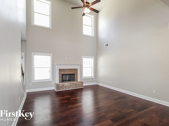 3rd image of 1810 Cedar Oaks Ln