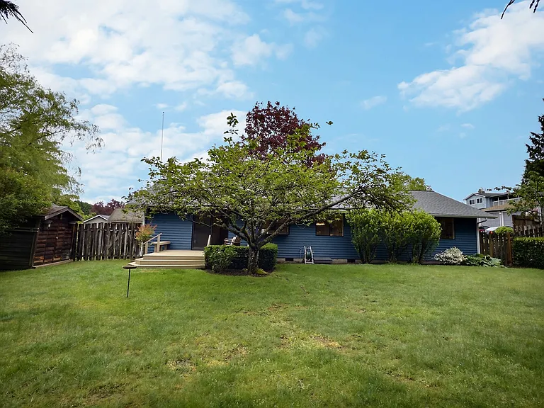 3910 Maple Rd — Photo 22