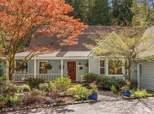 11640 Arrow Point Dr NE, Bainbridge Island, WA 98110