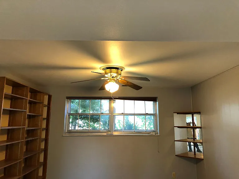1079 Briarhurst Dr — Photo 14