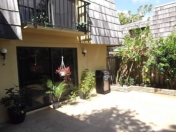 3rd image of 5255 Coral Ct