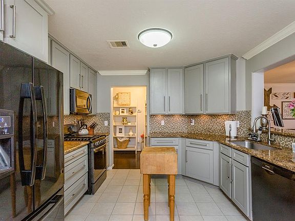 4th image of 3704 Trent Cove Ln