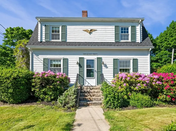 239 Granite St, Rockport, MA 01966