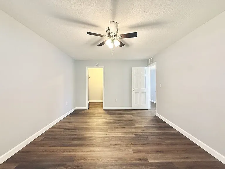 1712 Belleair Forest Dr #D — Photo 27