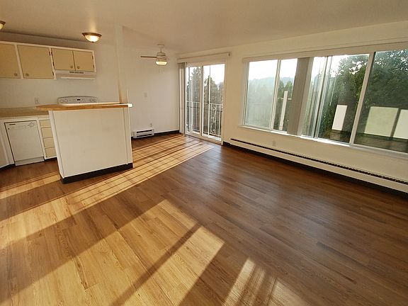 3rd image of 2501 14th Ave W APT 23