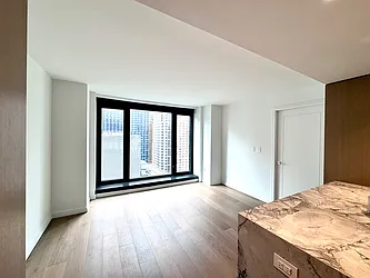 Rented by LEVEN Real Estate