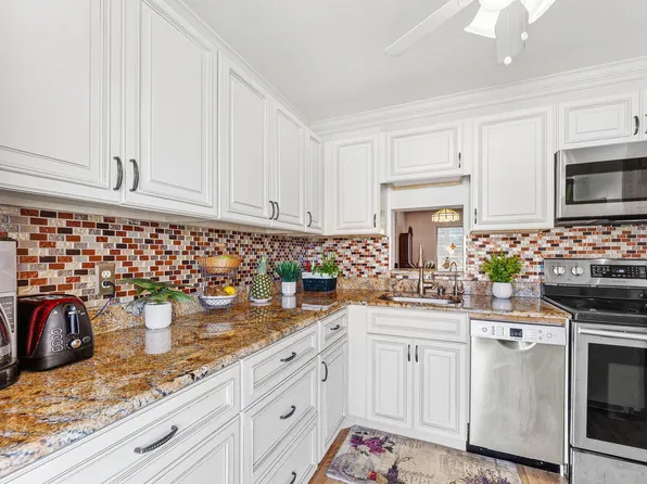 2191 NE 1st Court #202, Boynton Beach, FL 33435