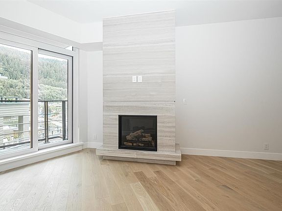 5th image of 6699 Nelson Ave #302