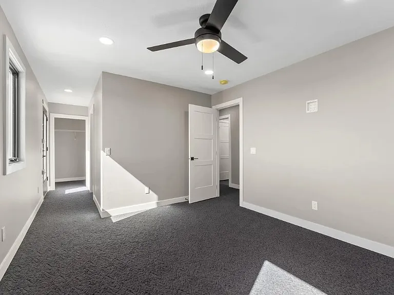 1901 E Wallin Cir — Photo 12