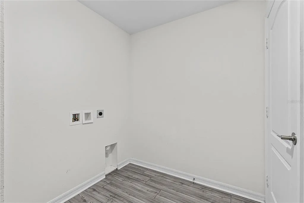 3 bed, 2.0 bath, 1383 sqft, $1,950 — Photo 4