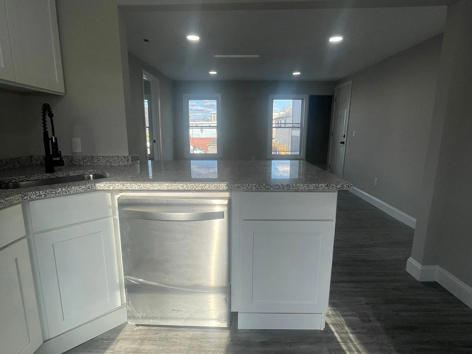 154 Earle St — Photo 3