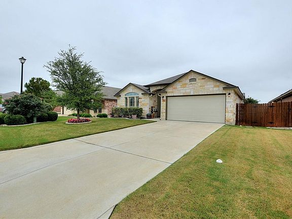 3rd image of 1313 Fawn Lily Dr