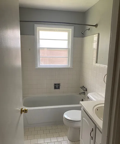 2431 Woodmont Dr — Photo 9
