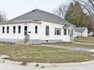 233 Vine St, Osage, IA 50461