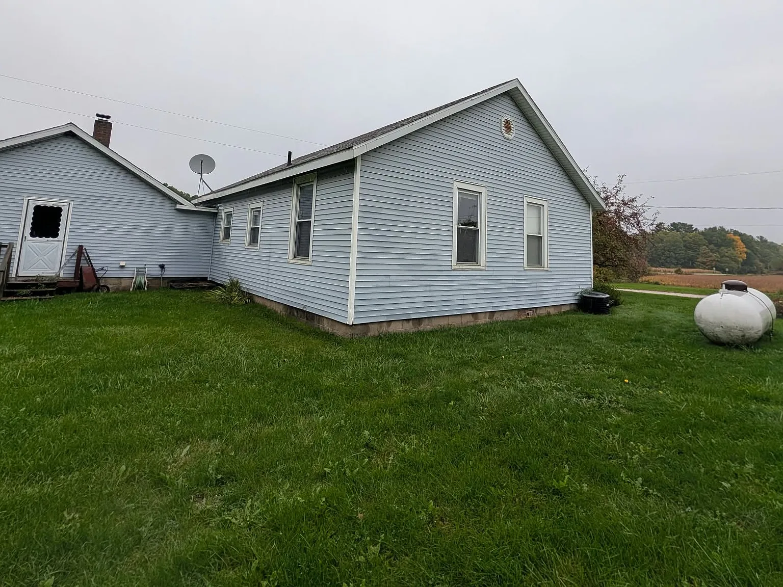 3 bed, 1132 sqft, $1,450 — Photo 2
