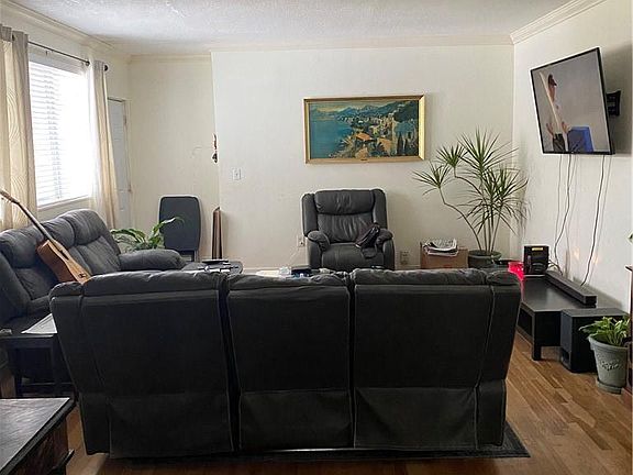 3rd image of 75 S Shore Dr APT 3